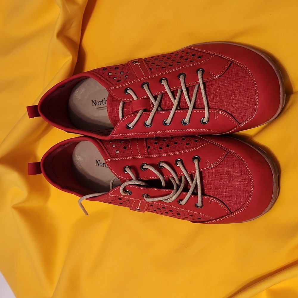 NorthStyle red sneakers